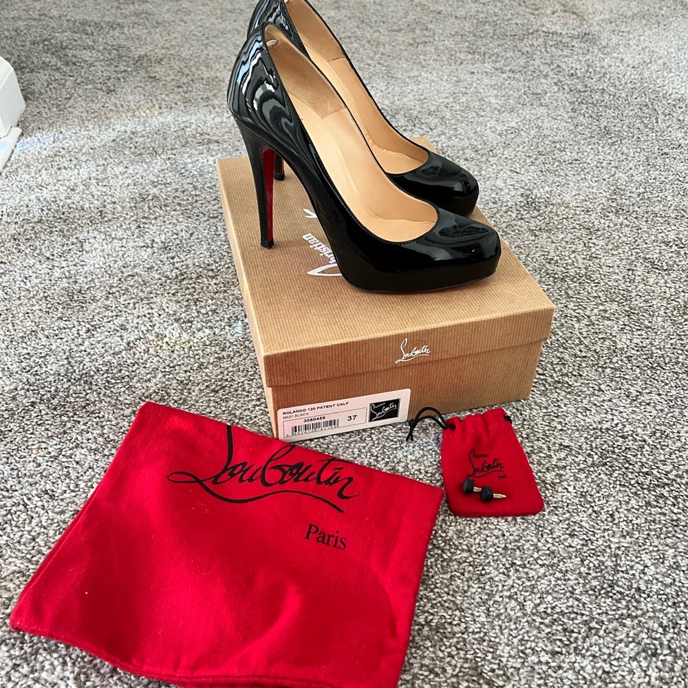 Christian Louboutin Rolando Pump size 37